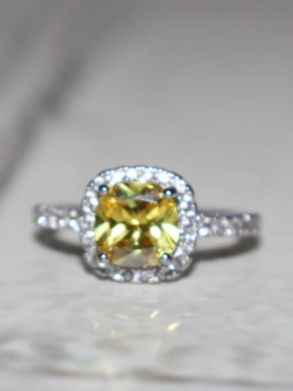 ✨ Size 9.25 Silver Ring · Yellow Cushion‑Cut Stone · NWOT
